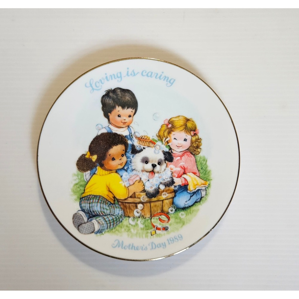 Vintage Avon 1989 Mothers Day Plate Loving is Caring Children Puppy 5 Inch